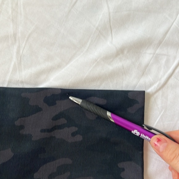 SPANX LOOK AT ME NOW BLACK CAMO LEGGING Size M - Picture 13 of 14